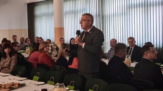 Konferencja "Dynów edukuje – rozwijając Powiat Rzeszowski" w ZSZ w Dynowie [FOTORELACJA]