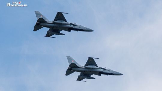 AirSHOW na 50-leciu Ośrodka Kształcenia Lotniczego politechniki Rzeszowskiej