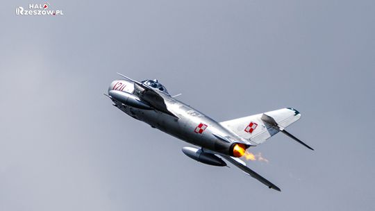 AirSHOW na 50-leciu Ośrodka Kształcenia Lotniczego politechniki Rzeszowskiej
