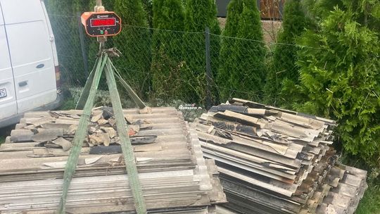 Ponad 100 ton niebezpiecznego eternitu zniknęło z gminy Świlcza! Zobacz zdjęcia z akcji