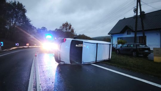 Poważny wypadek w Wyżnym. Utrudnienia i ruch wahadłowy na trasie pod Strzyżowem