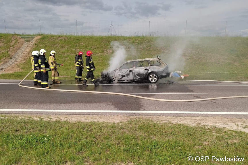 BMW spłonęło na autostradzie A4