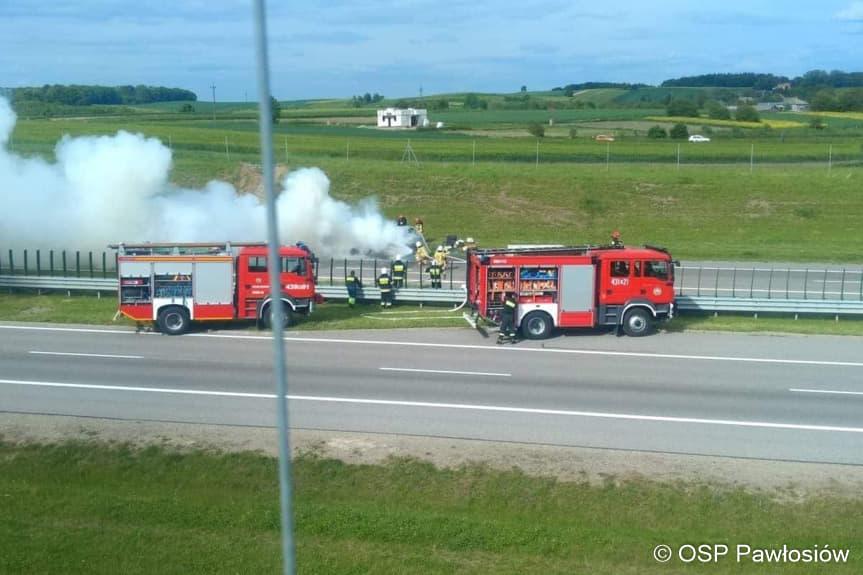 BMW spłonęło na autostradzie A4