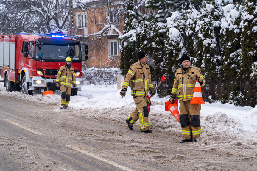 strażacy odśnieżali Rzeszów